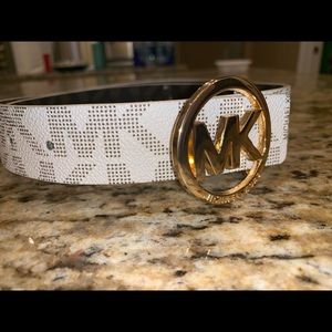 Micheal Kors reversible belt